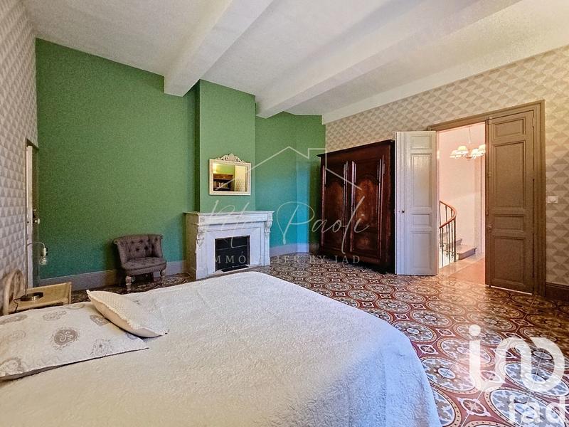 Maison - 226 m² - 13 pièces