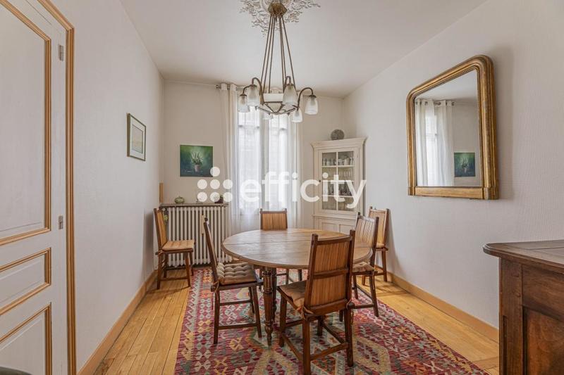 Maison - 143 m² - 7 pièces