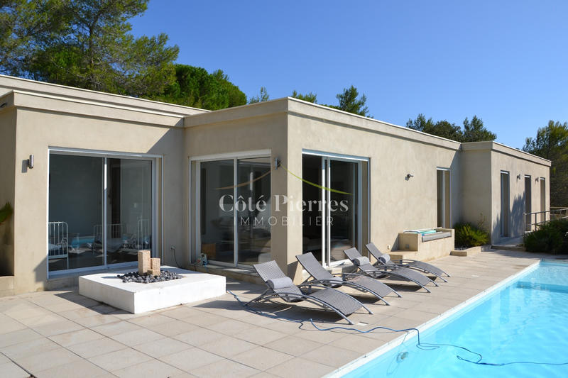 Villa - 200 m² - 6 pièces