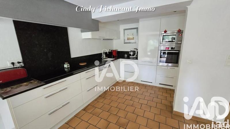 Maison - 166 m² - 8 pièces