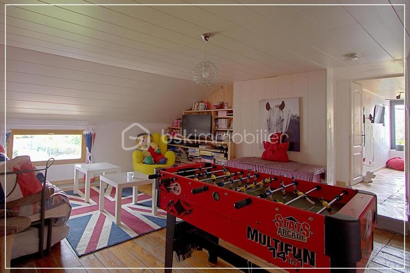 Maison traditionnelle - 165 m² - 8 pièces