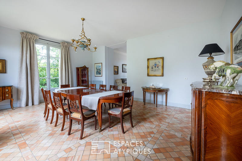 Maison - 376 m² - 12 pièces