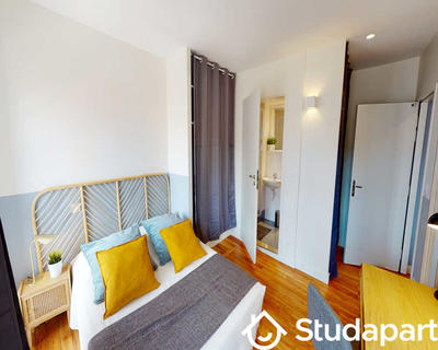 Chambre - 120 m² - 1 pièce