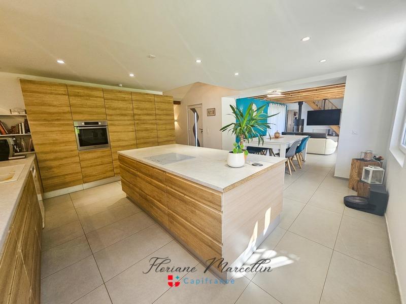 Maison - 254 m² - 5 pièces