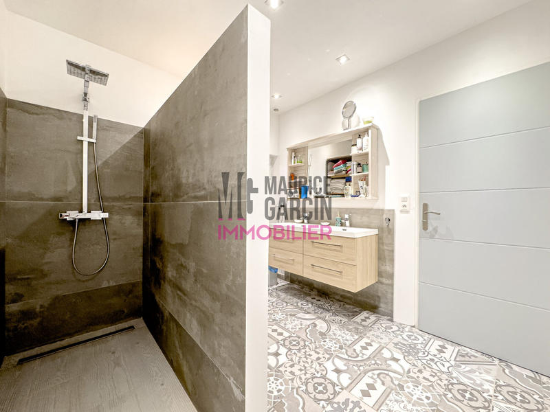 Maison - 276 m² - 8 pièces