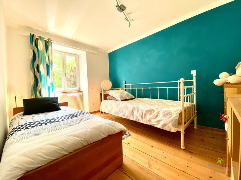 Maison - 333 m² - 12 pièces