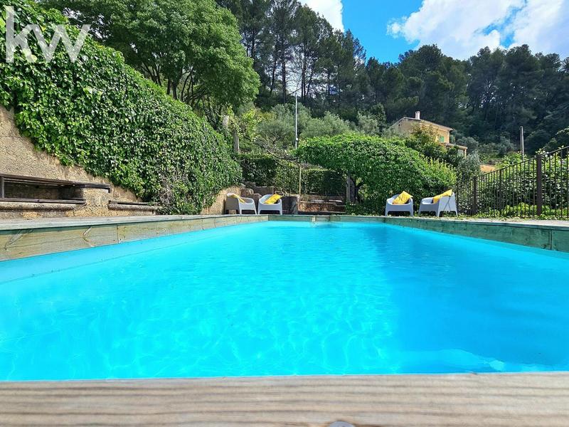 Maison - 172 m² - 8 pièces