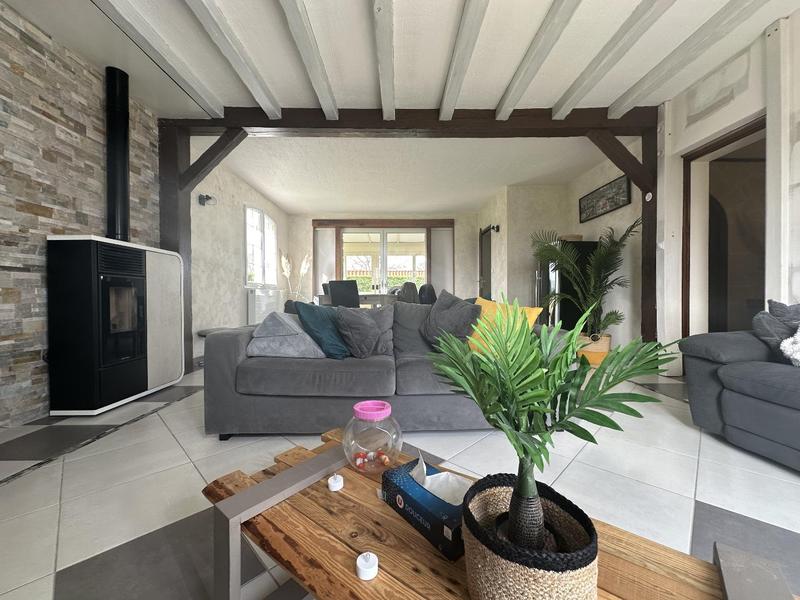 Maison - 212 m² - 8 pièces