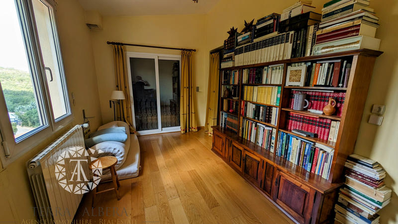 Villa - 184 m² - 6 pièces