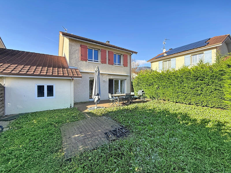 Maison - 90 m² - 4 pièces