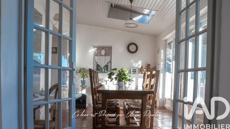 Maison - 181 m² - 8 pièces