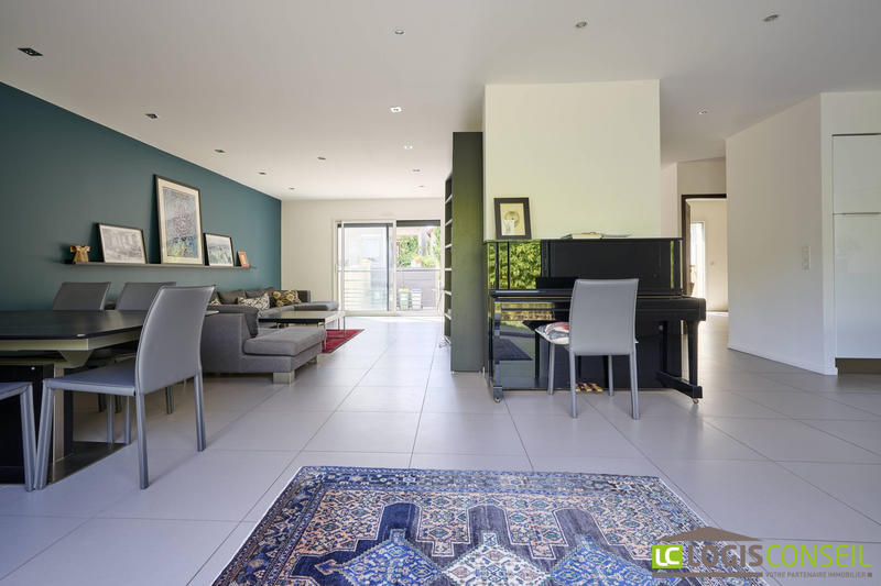 Maison contemporaine - 216 m² - 8 pièces