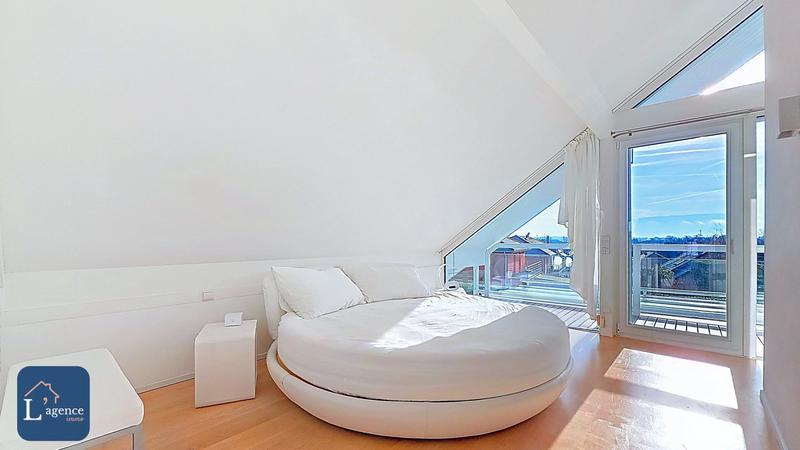 Maison contemporaine - 257 m² - 7 pièces