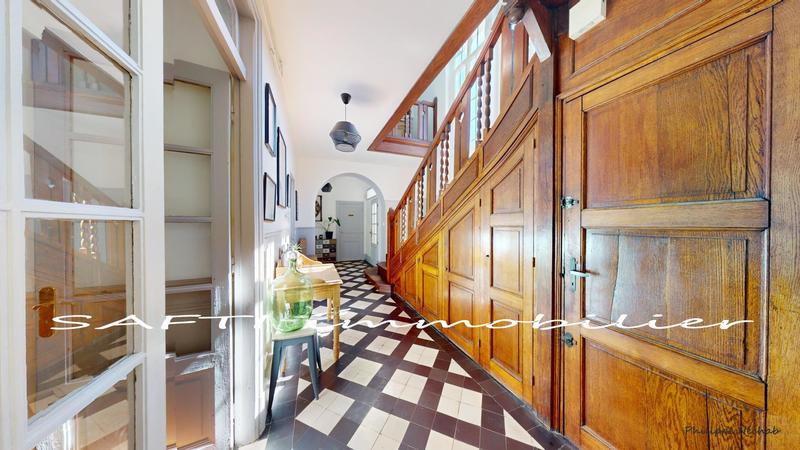 Maison - 190 m² - 9 pièces