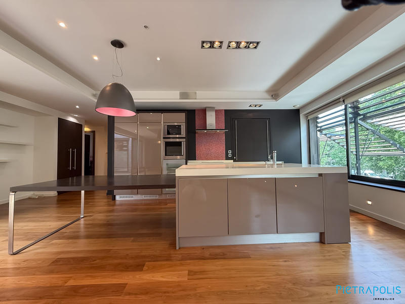 Appartement - 171 m² - 5 pièces