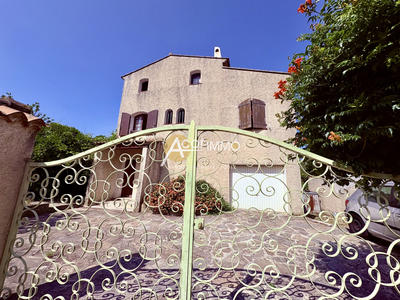 Maison - 200 m² - 6 pièces