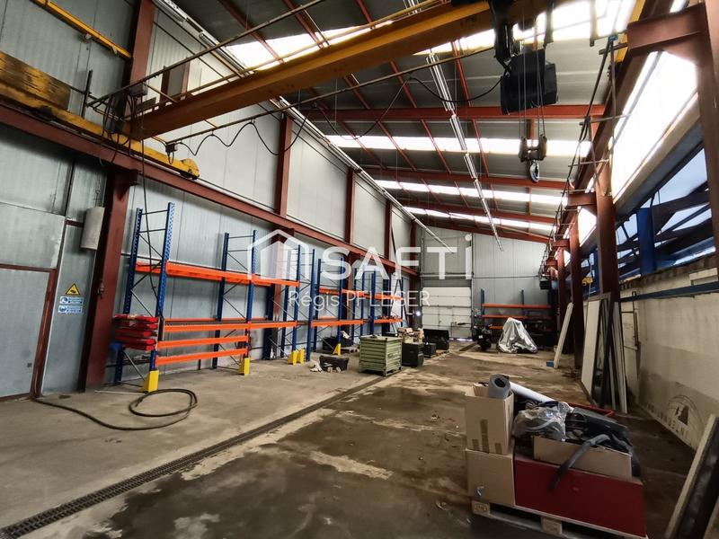 Local commercial - 1 900 m² - 10 pièces