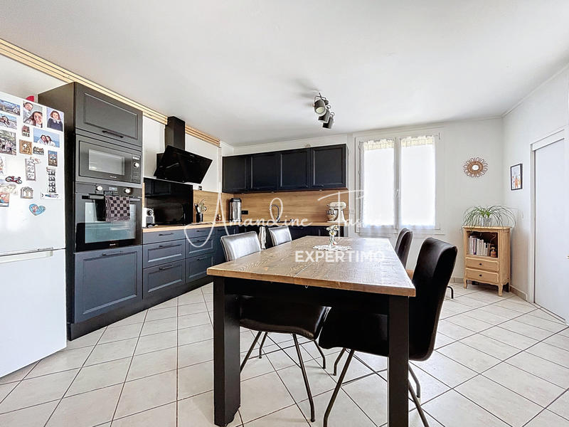 Appartement - 90 m² - 4 pièces