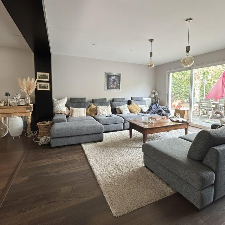 Demeure - 271 m² - 5 pièces