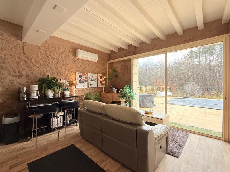 Propriété - 177 m² - 9 pièces