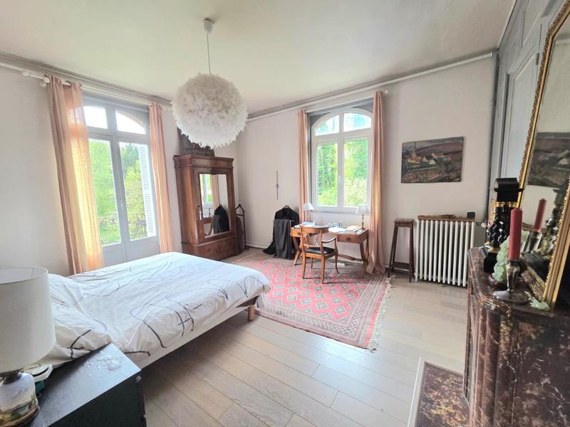 Maison - 300 m² - 9 pièces