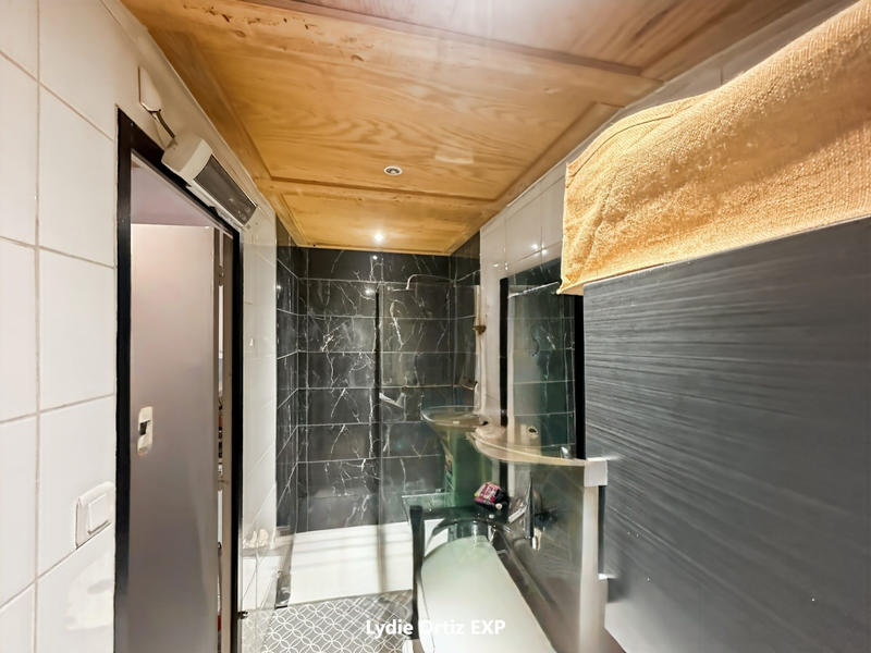 Villa - 200 m² - 12 pièces