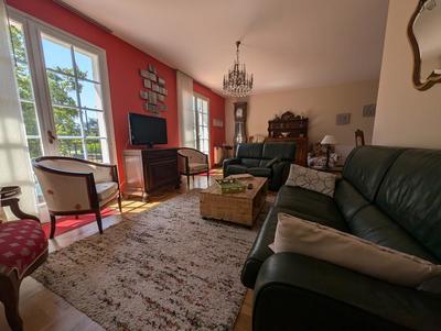 Maison - 181 m² - 8 pièces