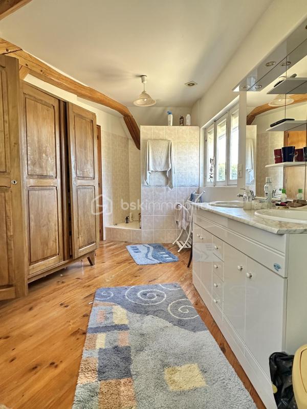 Corps de ferme - 170 m² - 9 pièces