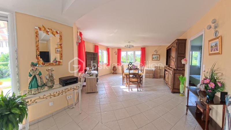 Maison - 250 m² - 10 pièces