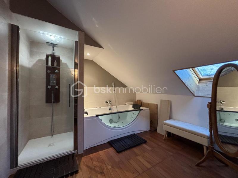 Maison - 144 m² - 7 pièces