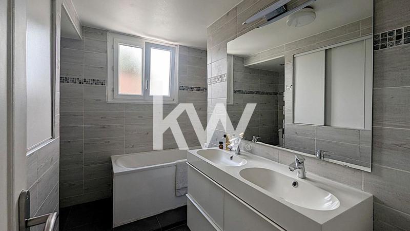 Maison - 138 m² - 6 pièces