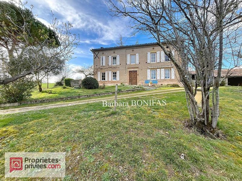 Maison - 227 m² - 8 pièces