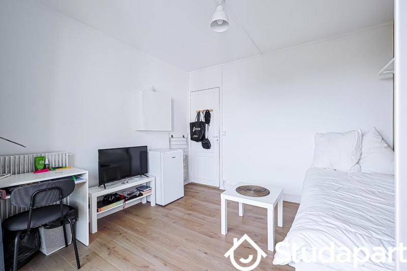 Chambre - 11 m² - 1 pièce