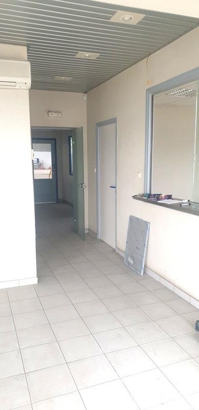 Entrepôt - 2 345 m² - 8 pièces