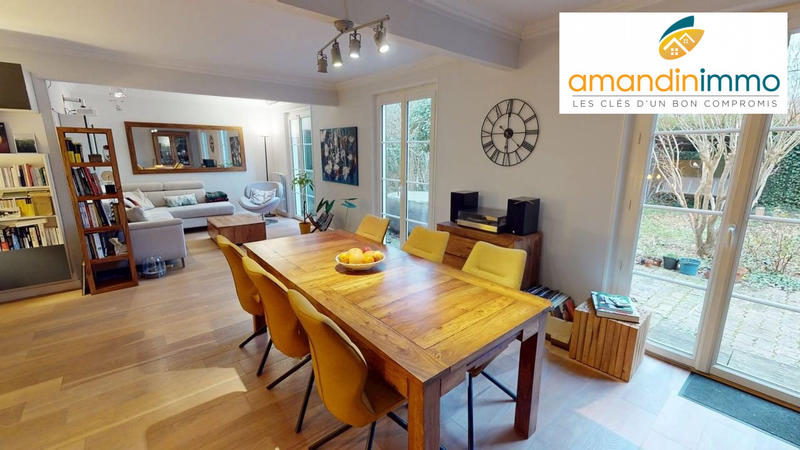 Maison - 170 m² - 8 pièces