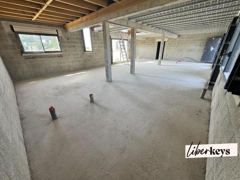 Maison - 201 m² - 6 pièces