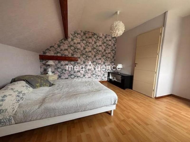 Maison - 247 m² - 8 pièces