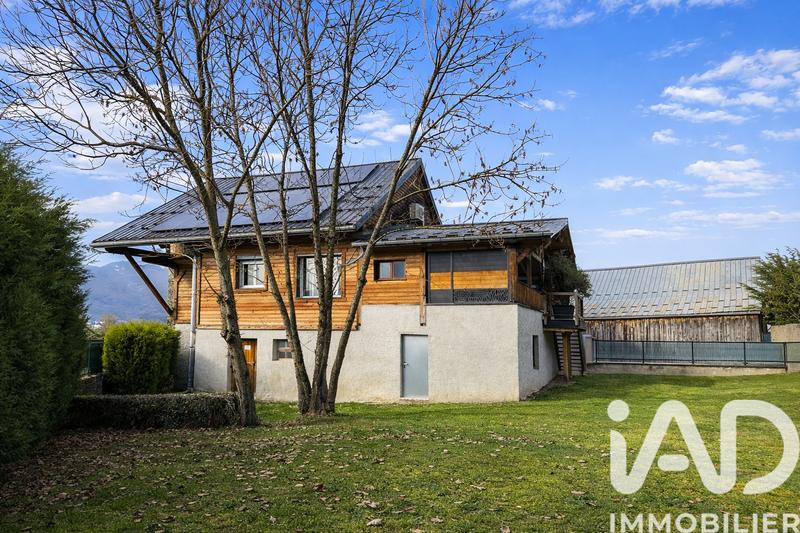 Maison - 140 m² - 5 pièces