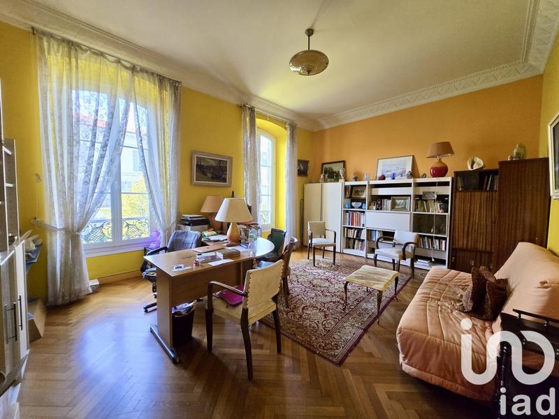 Appartement - 164 m² - 6 pièces