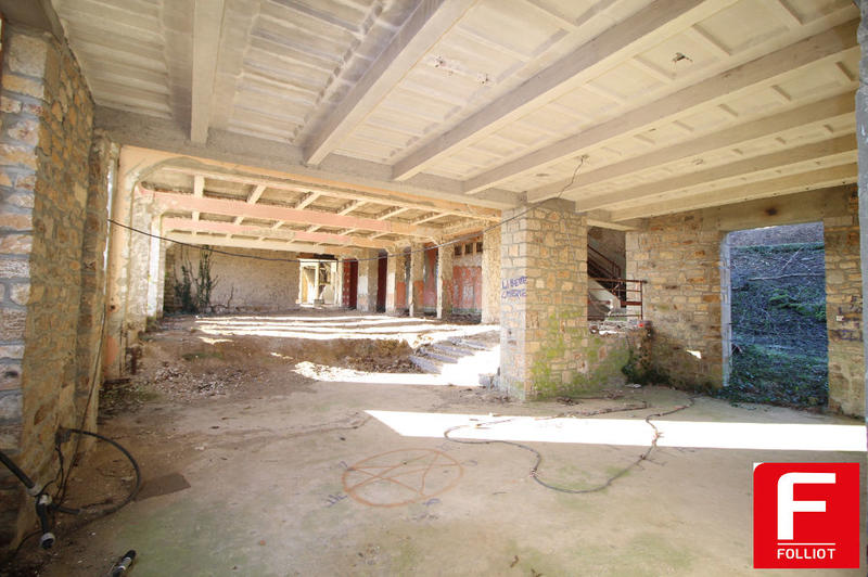 Immeuble - 2 600 m² - 15 pièces