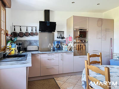 Maison - 93 m² - 6 pièces