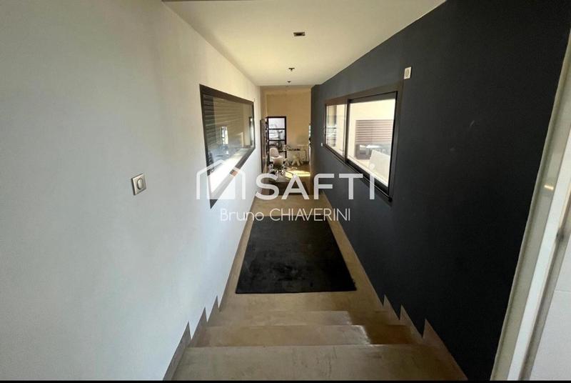 Maison - 219 m² - 4 pièces