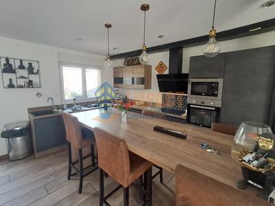 Maison - 208 m² - 5 pièces