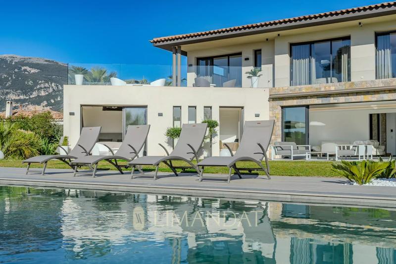 Villa - 275 m² - 7 pièces