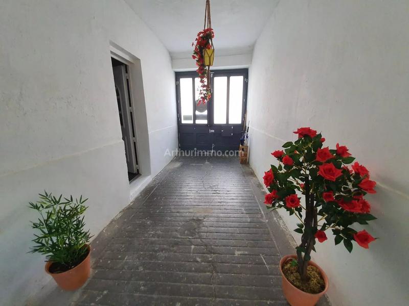 Immeuble - 211 m² - 9 pièces