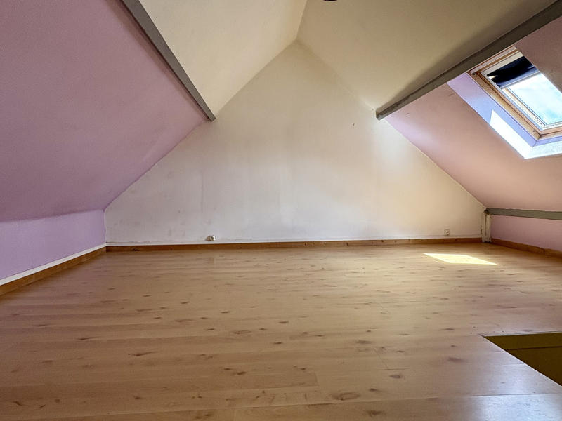 Maison - 230 m² - 8 pièces