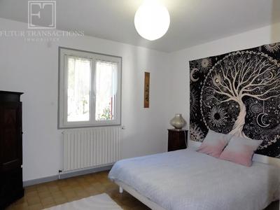 Maison - 233 m² - 12 pièces