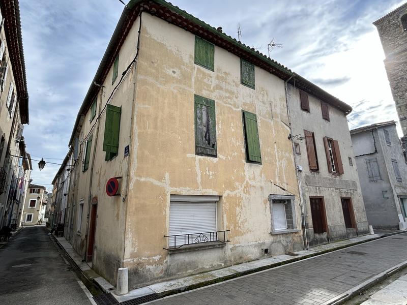 Maison traditionnelle - 150 m² - 9 pièces