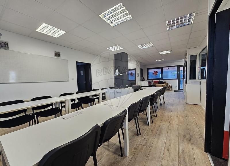 Bureau - 118 m² - 10 pièces