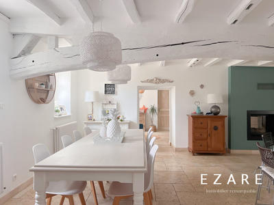 Maison - 360 m² - 8 pièces